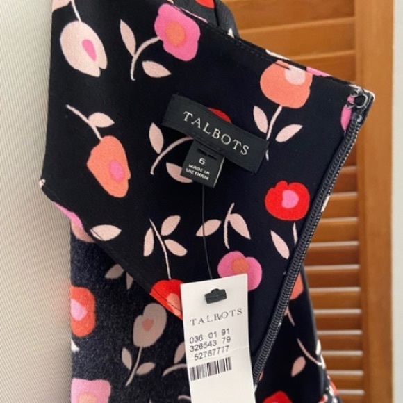 TALBOTS Floral Jewel Neck Shift Short Sleeve Dress - Picture 15 of 16